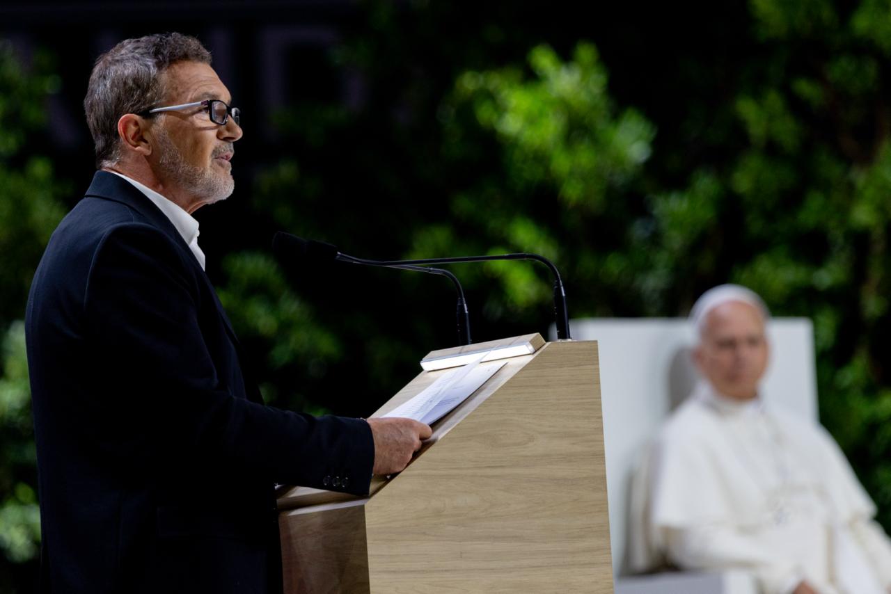 Antonio Banderas & Pope Leo XIV: When Hollywood’s Heart Meets Holiness